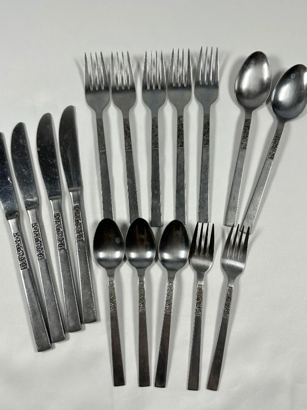 Flatware Roger Cutlery Co Stainless Japan Dorette Pattern 16 Piece 1970s